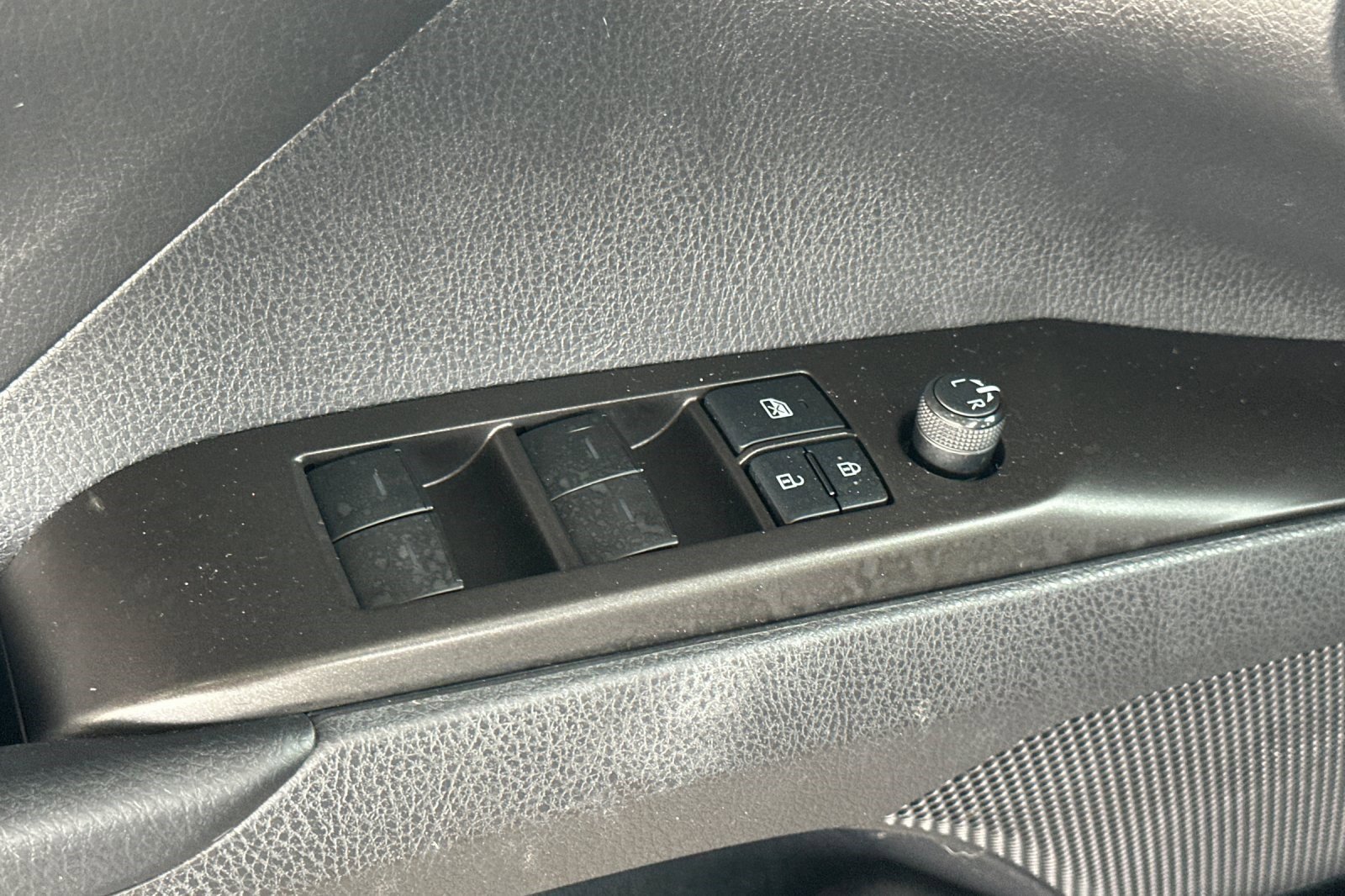 Used 2021 Toyota Camry SE image 13