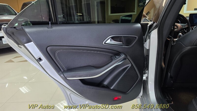 Used 2018 Mercedes-Benz CLA 250 image 11