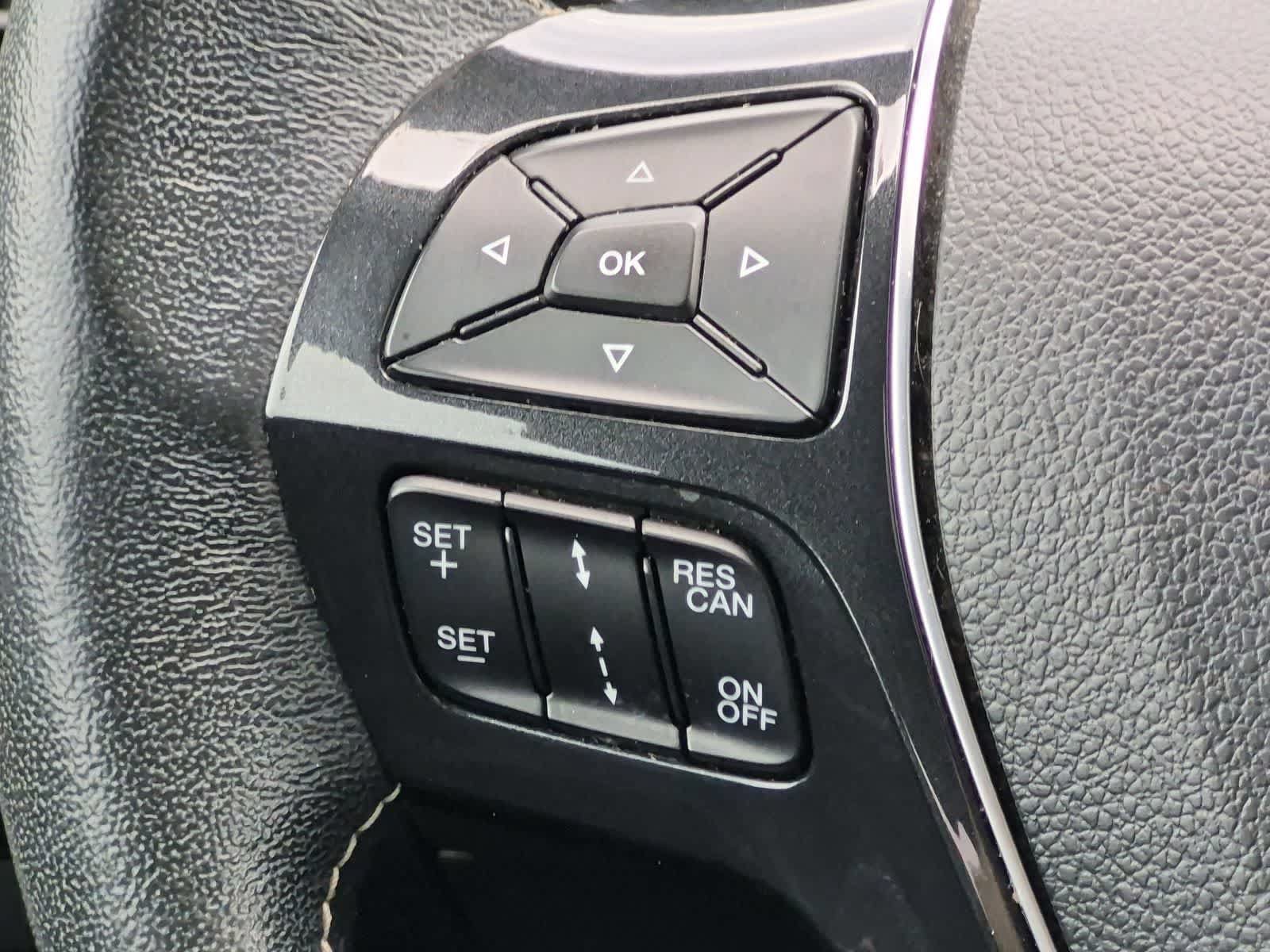 Used 2018 Ford Explorer Platinum AWD/4WD image 25