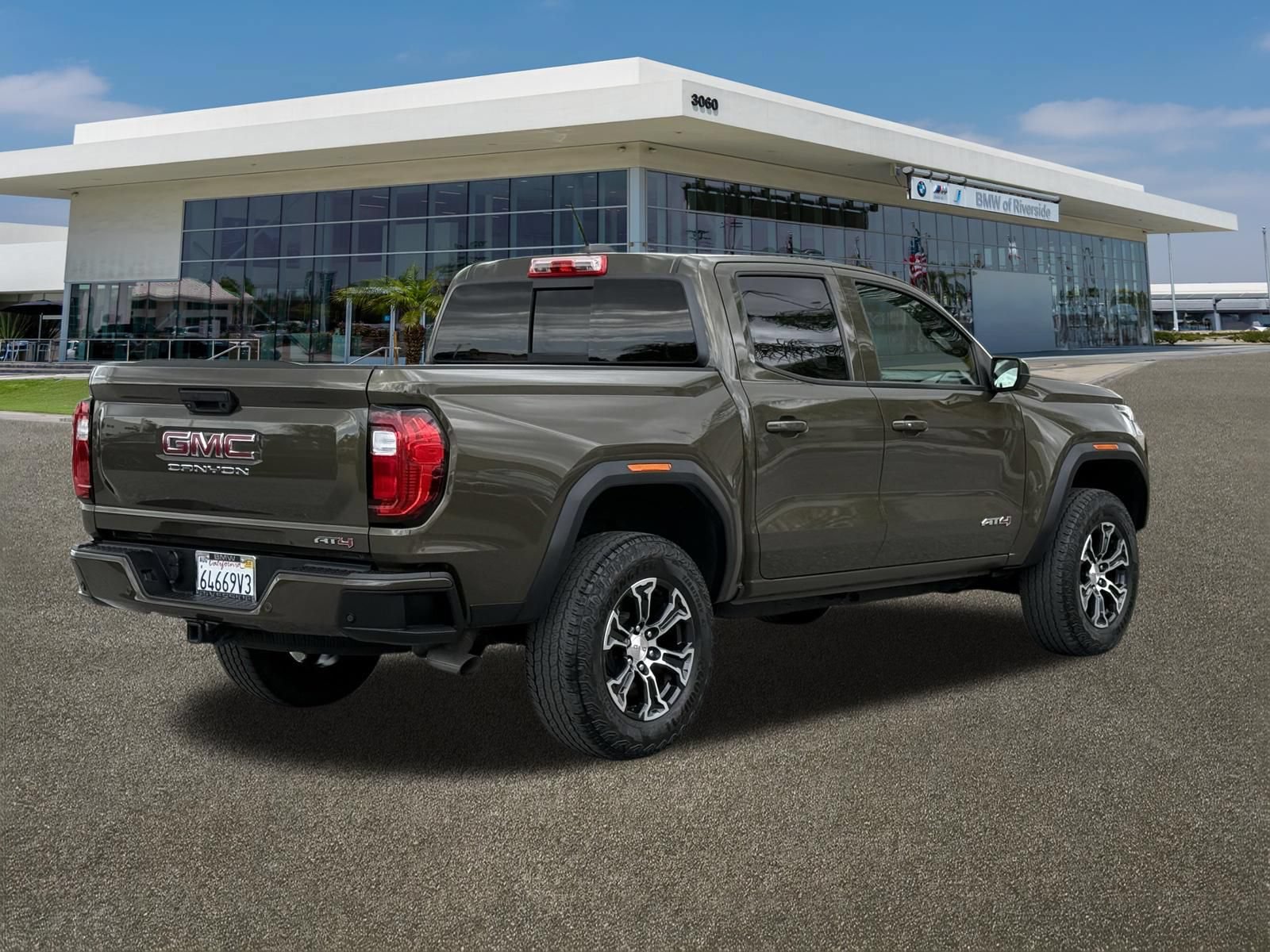 Used 2023 GMC Canyon AT4 w/ AT4 Premium Package AWD/4WD image 10