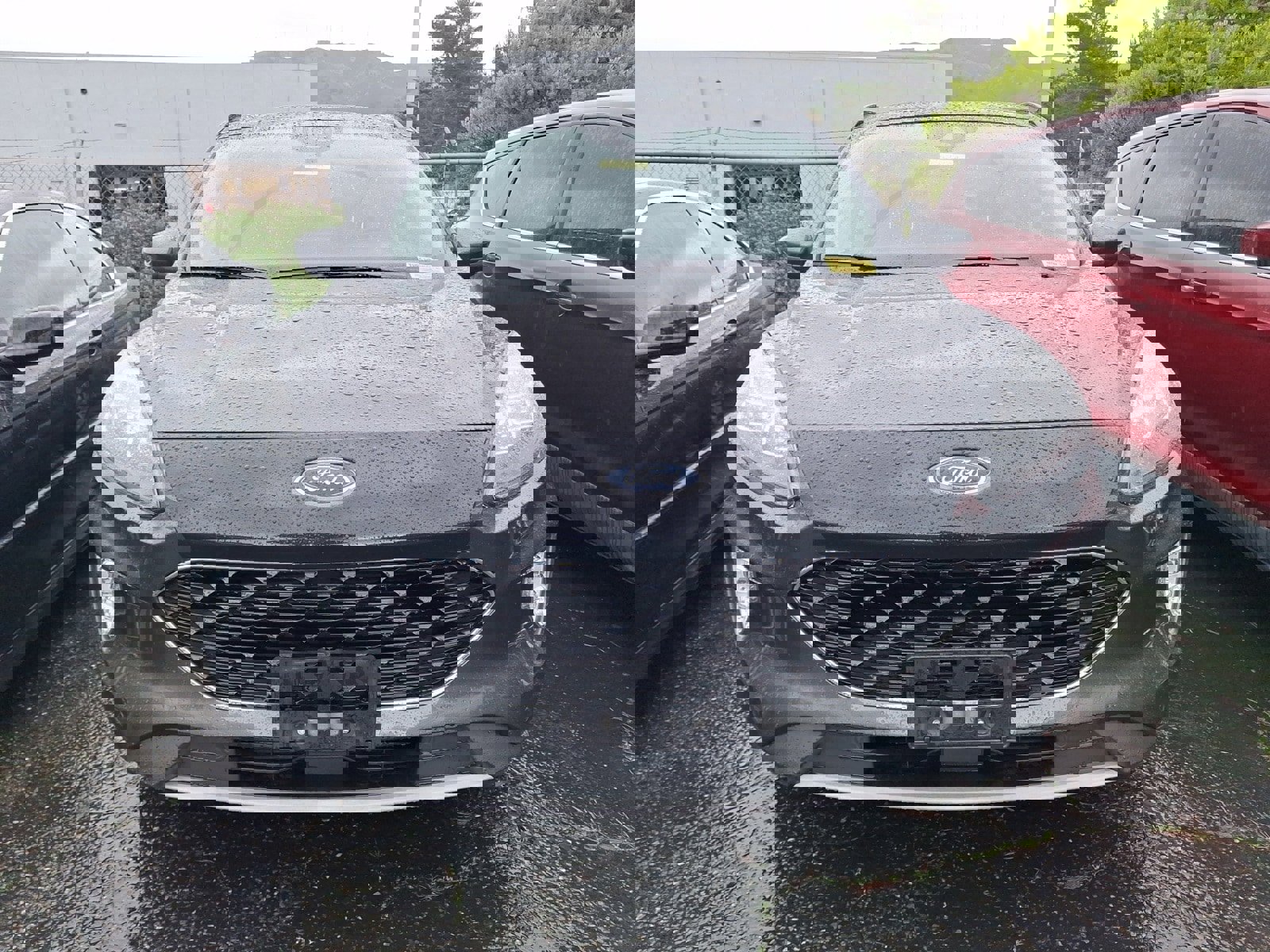 Used 2020 Ford Escape Titanium image 2