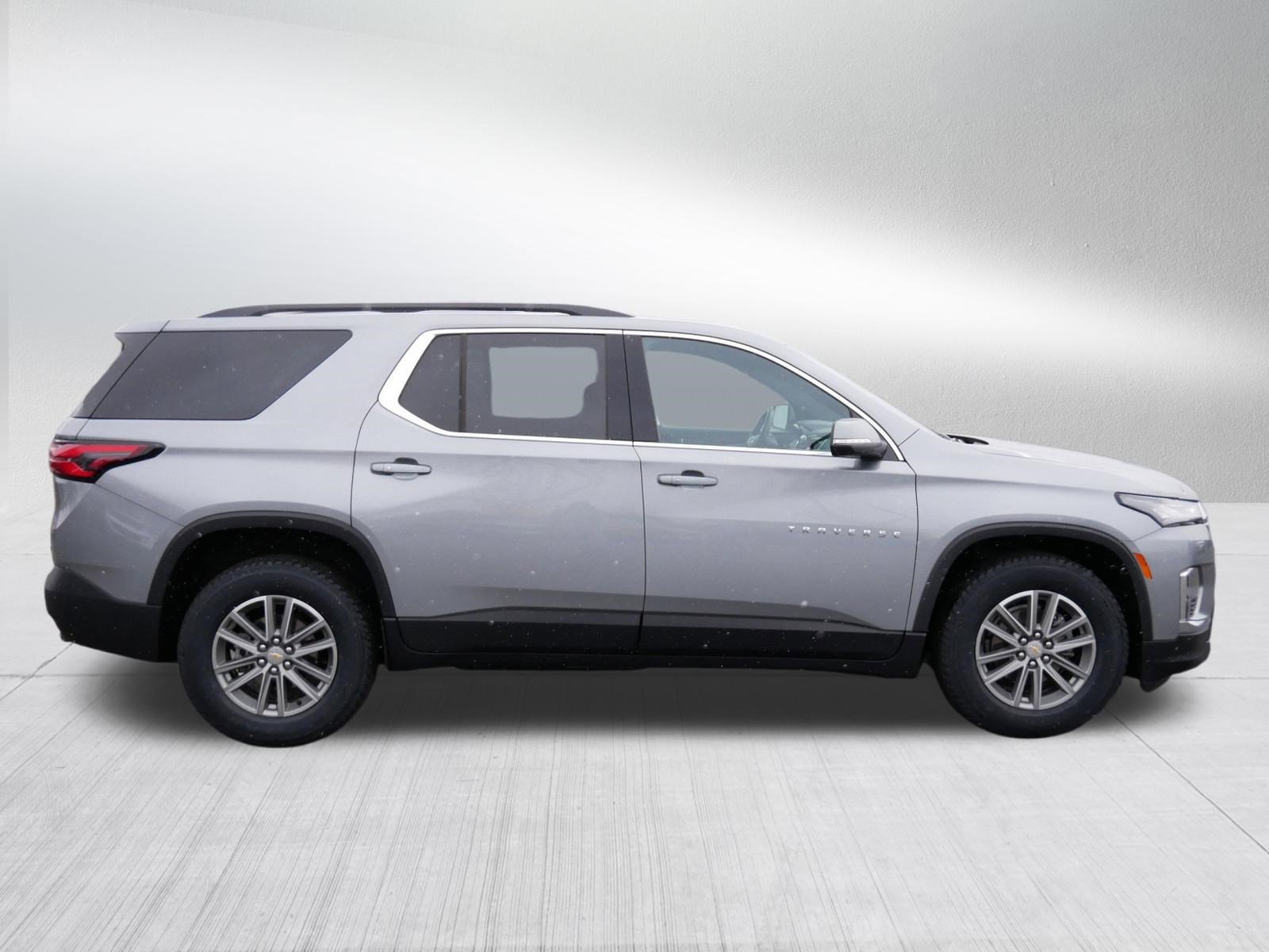 Used 2023 Chevrolet Traverse LT image 8