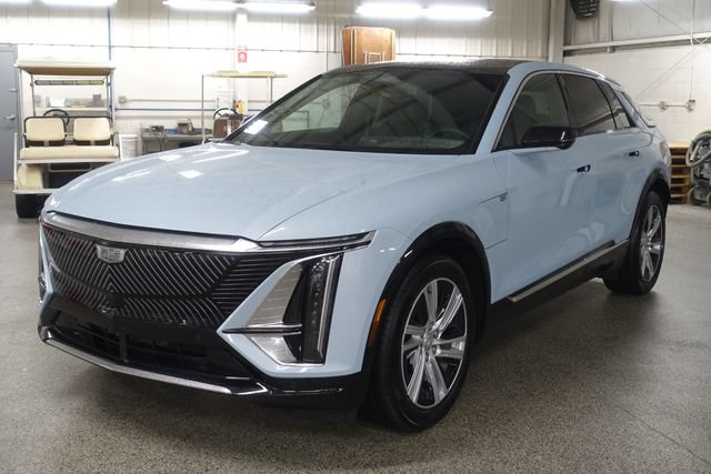 Used 2024 Cadillac Lyriq Tech AWD/4WD image 3