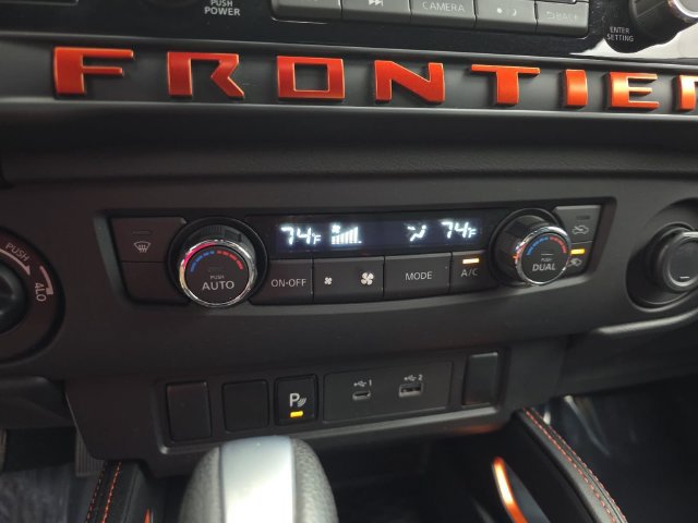 Used 2025 Nissan Frontier PRO-4X AWD/4WD image 24