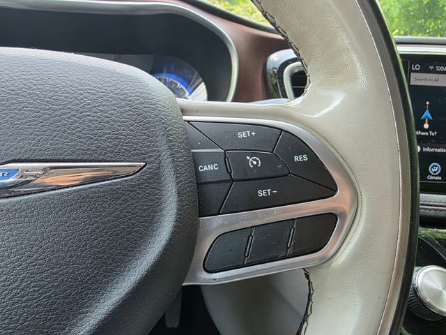 Used 2020 Chrysler Pacifica Limited FWD image 30