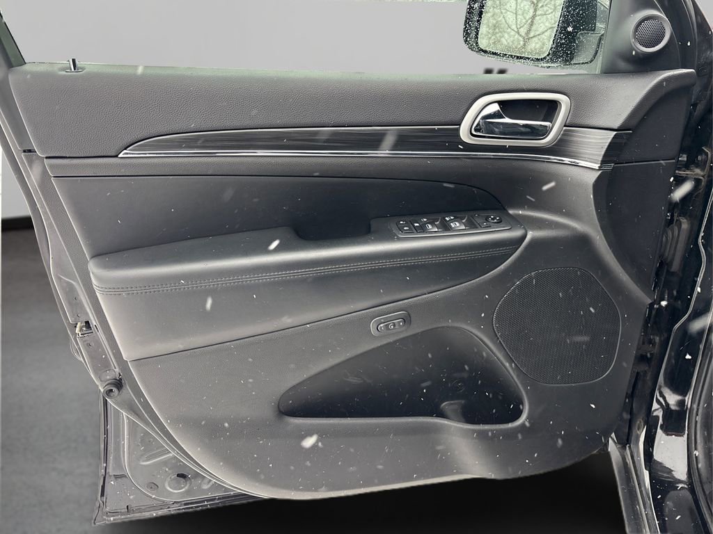 Used 2019 Jeep Grand Cherokee Limited image 20