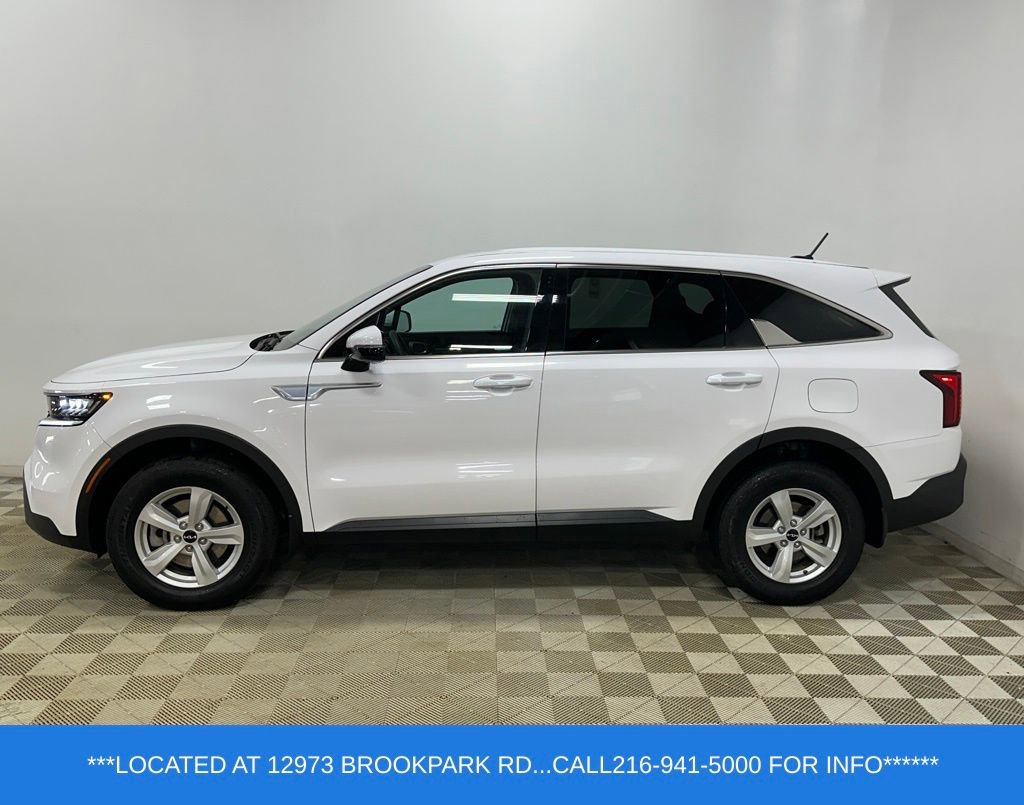 Used 2023 Kia Sorento LX AWD/4WD image 6