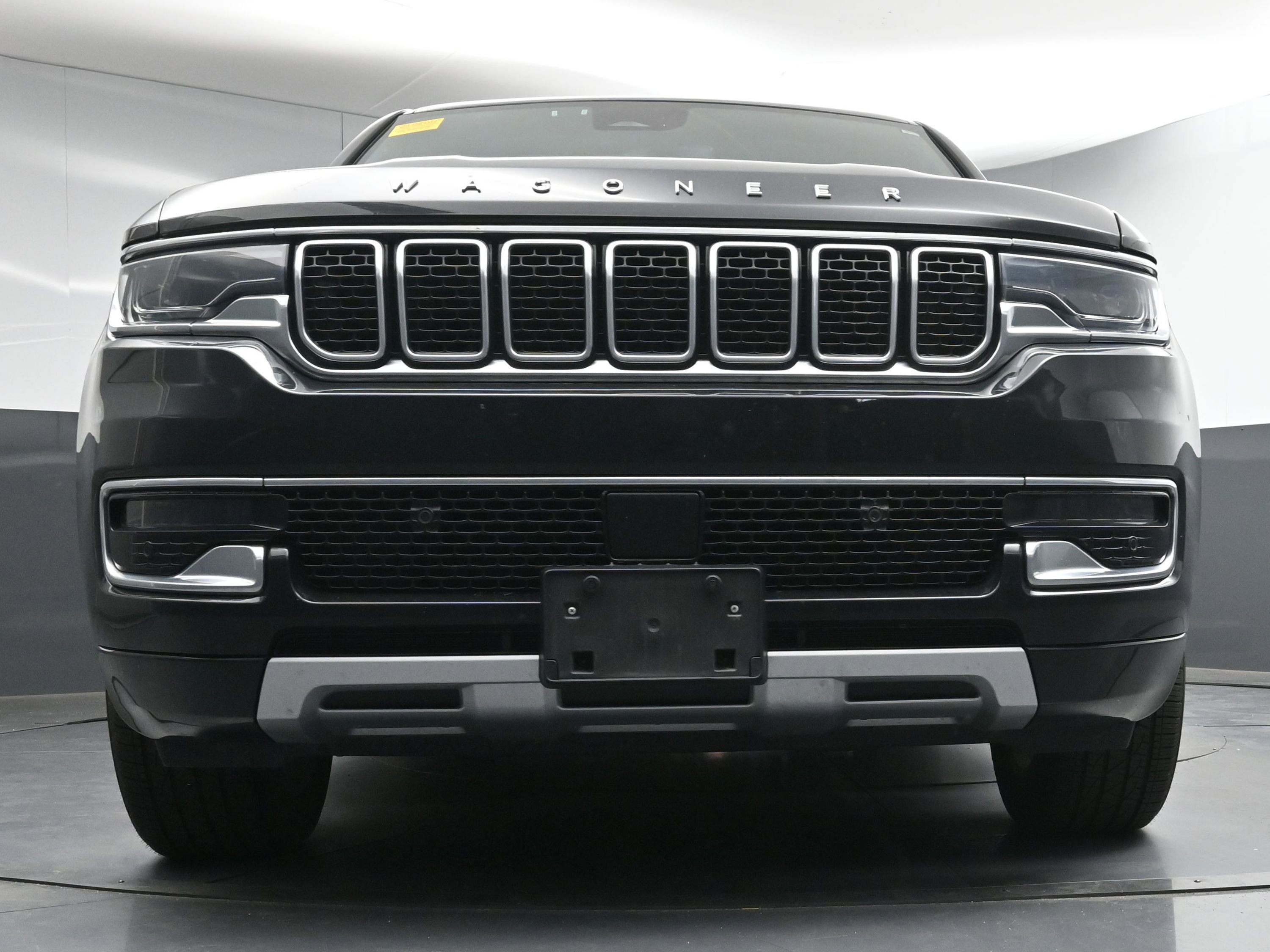 Used 2024 Jeep Wagoneer L Series II w/ Flexible Seating Group image 23