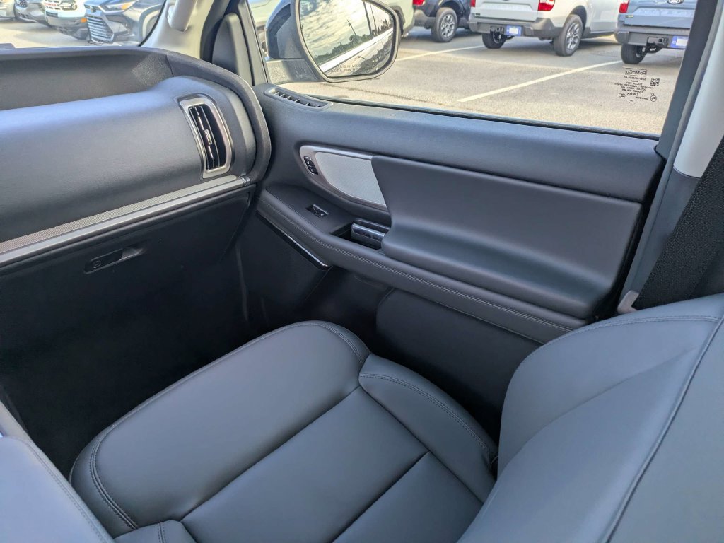 New 2027 Ford Expedition Active RWD image 19