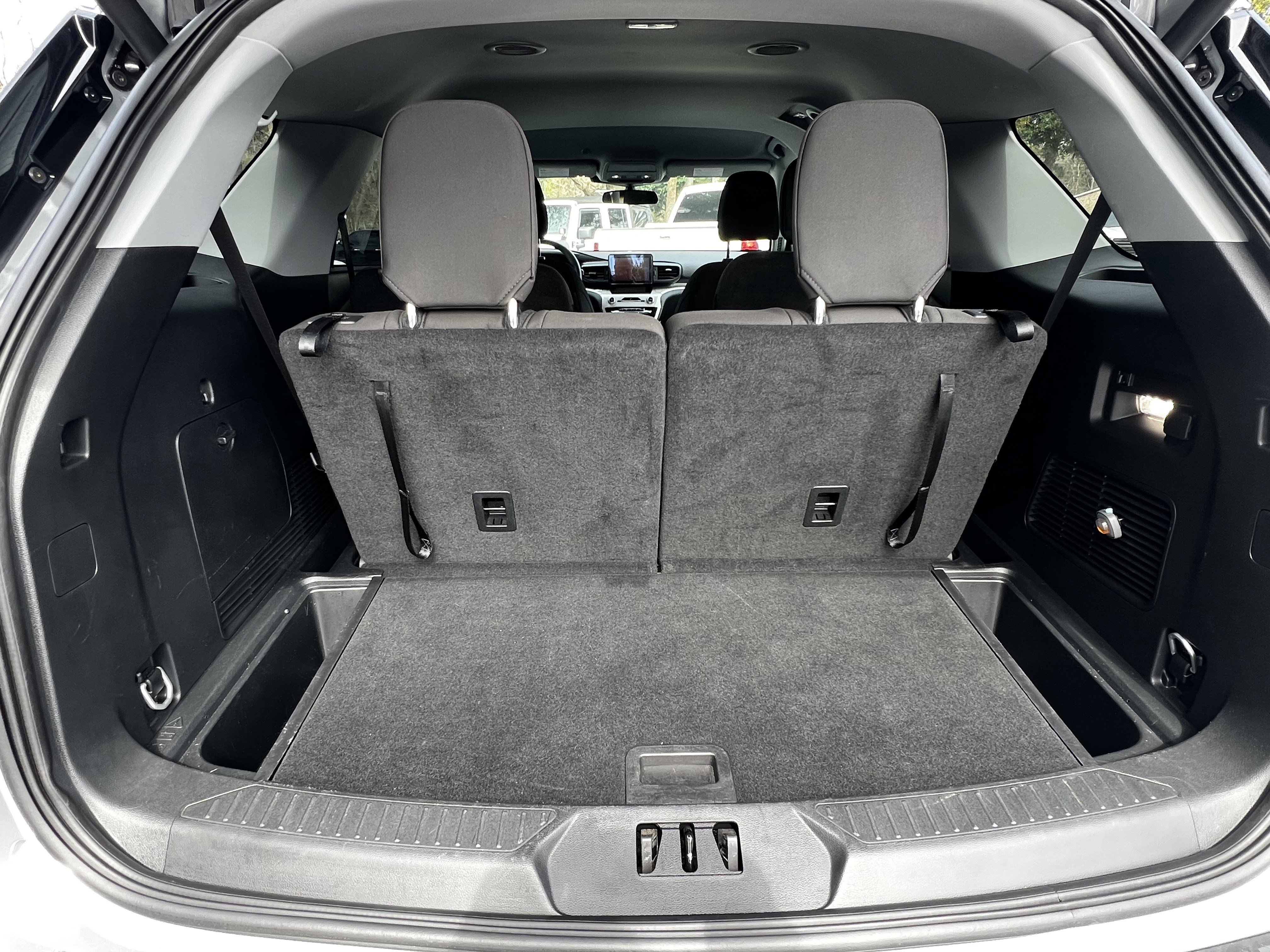 Used 2023 Ford Explorer XLT image 49