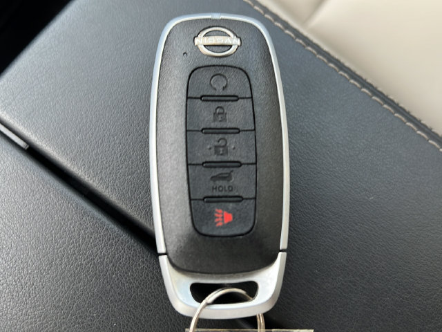 Used 2025 Nissan Rogue SL w/ SL Premium Package FWD image 35