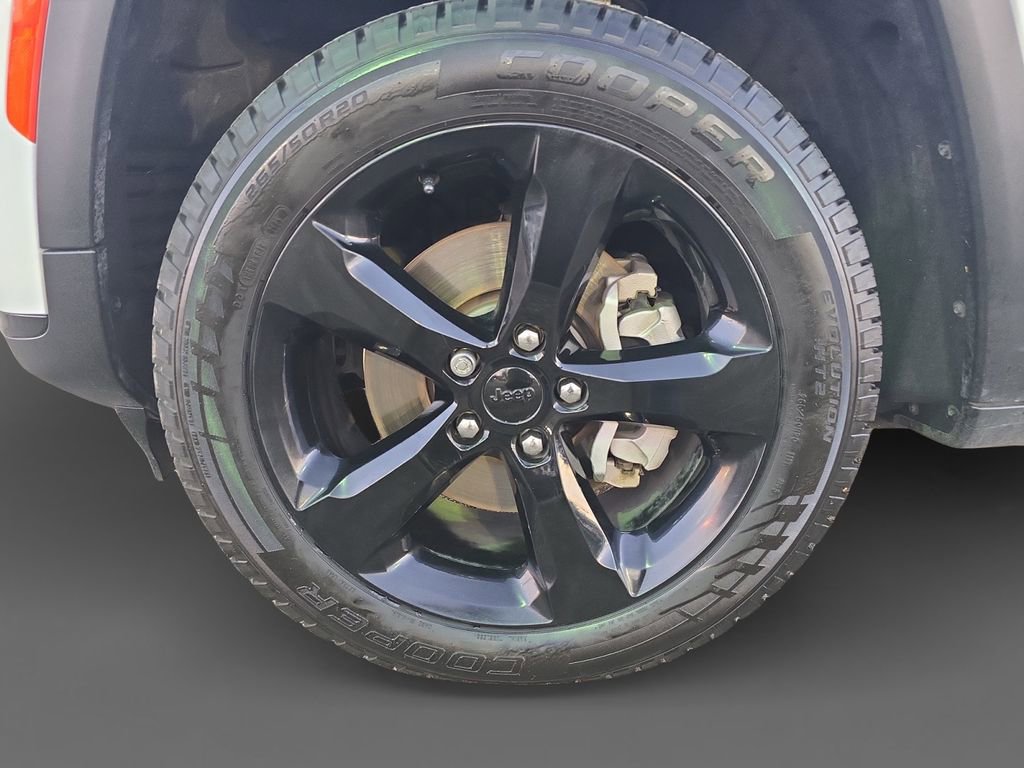 Used 2021 Jeep Grand Cherokee L Laredo image 15