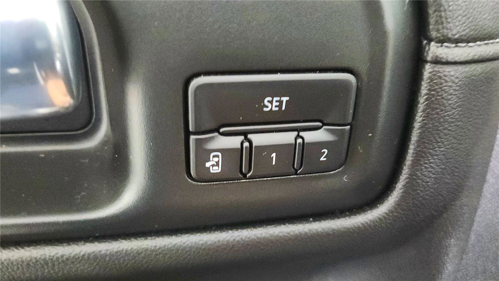 Used 2020 GMC Sierra 1500 Denali w/ Denali Ultimate Package image 30