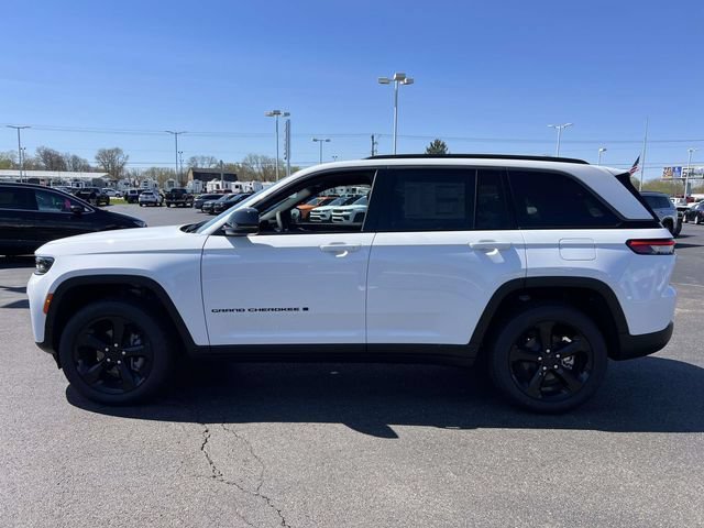 New 2026 Jeep Grand Cherokee Limited w/ Limited Altitude Package AWD/4WD image 4