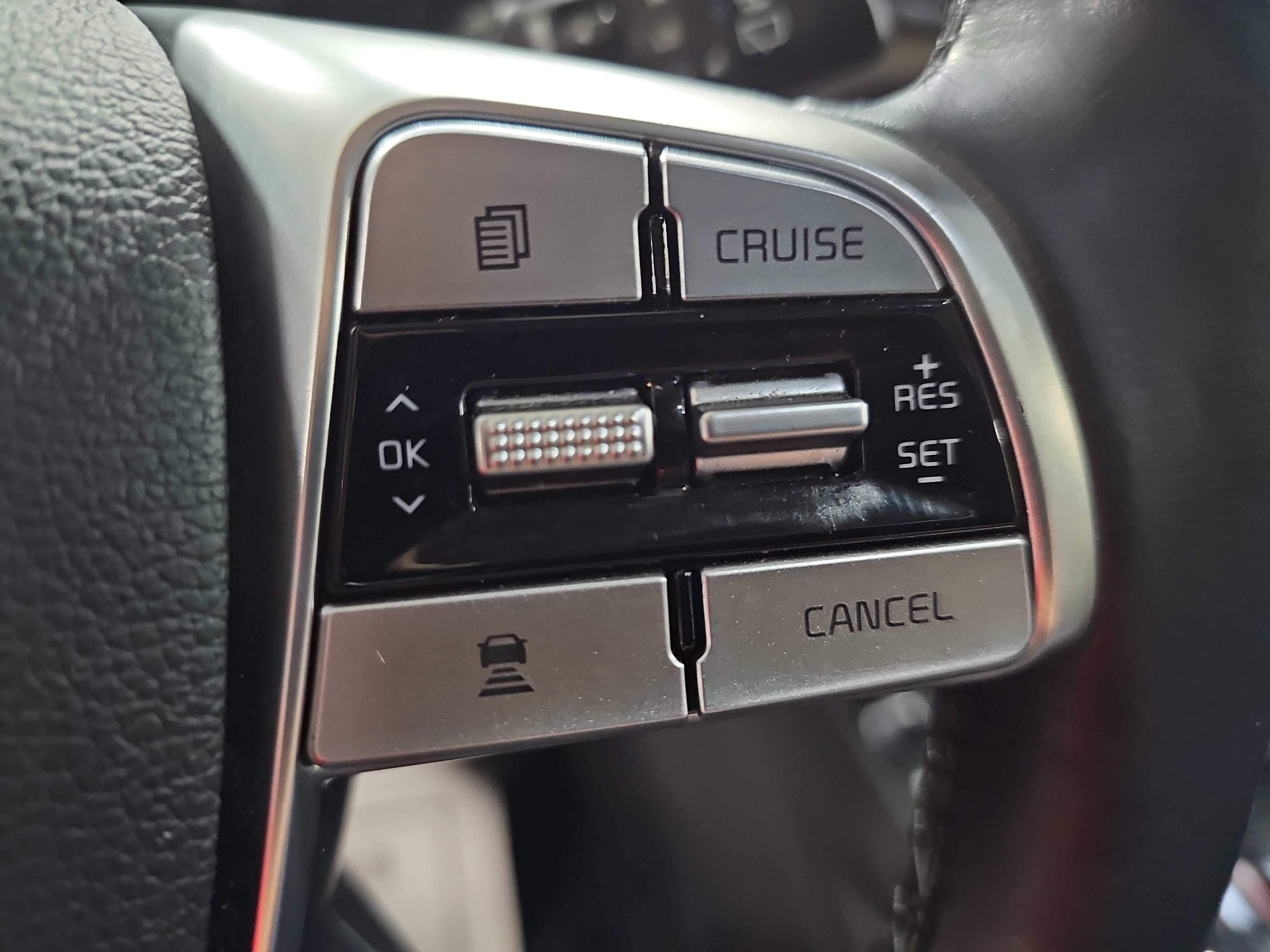 Used 2020 Kia Telluride EX w/ EX Premium Package AWD/4WD image 18