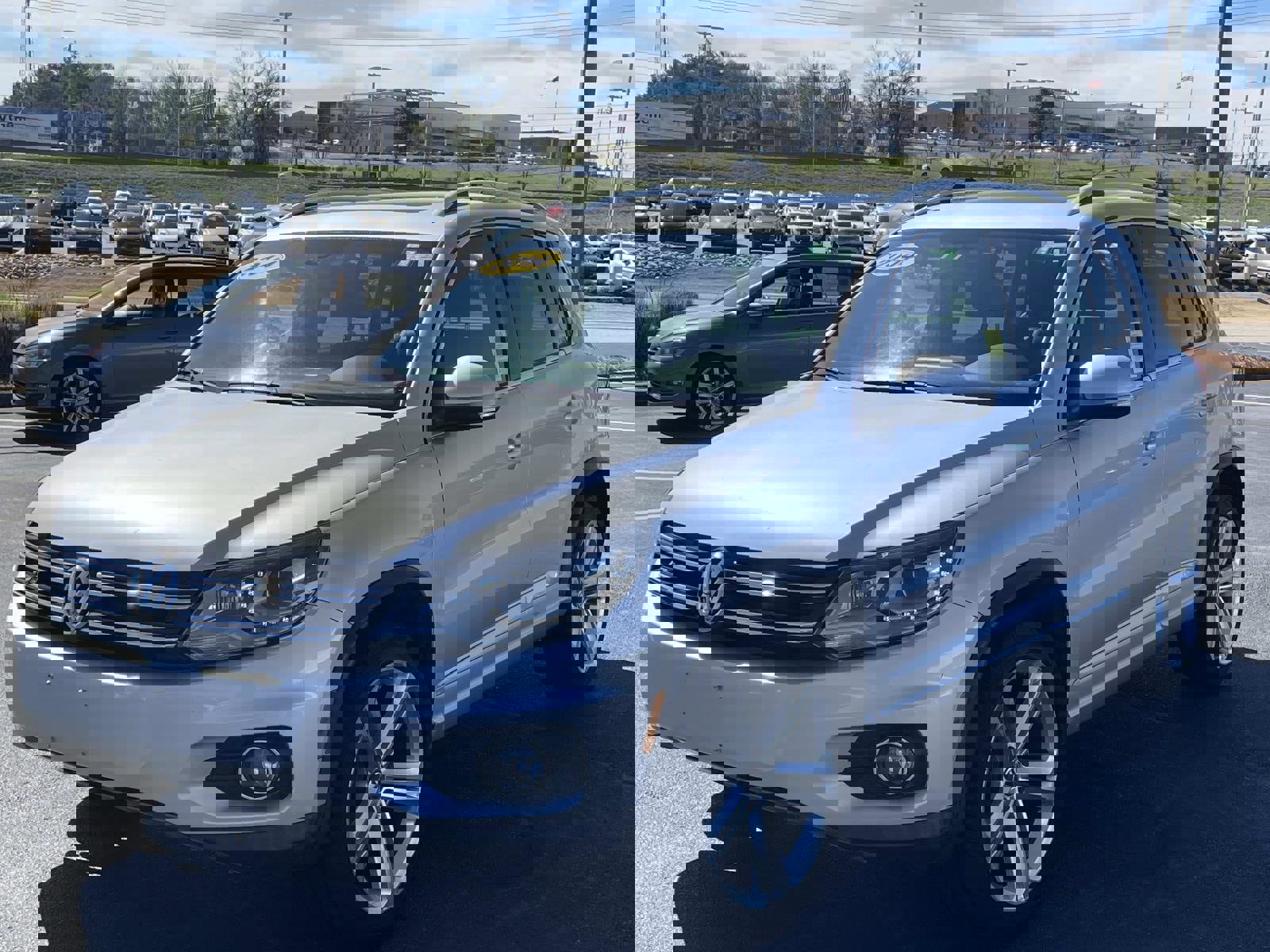 Used 2014 Volkswagen Tiguan R-Line image 3