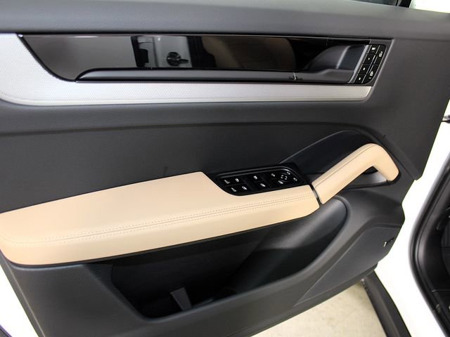New 2026 Porsche Cayenne AWD/4WD image 17