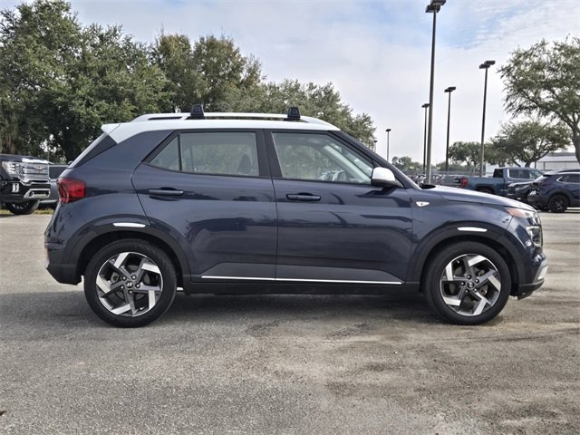 Used 2021 Hyundai Venue image 5