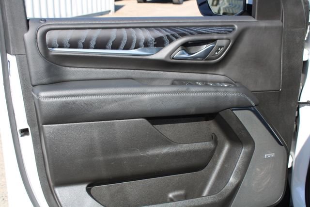 Used 2022 GMC Yukon XL Denali w/ Denali Premium Package AWD/4WD image 16