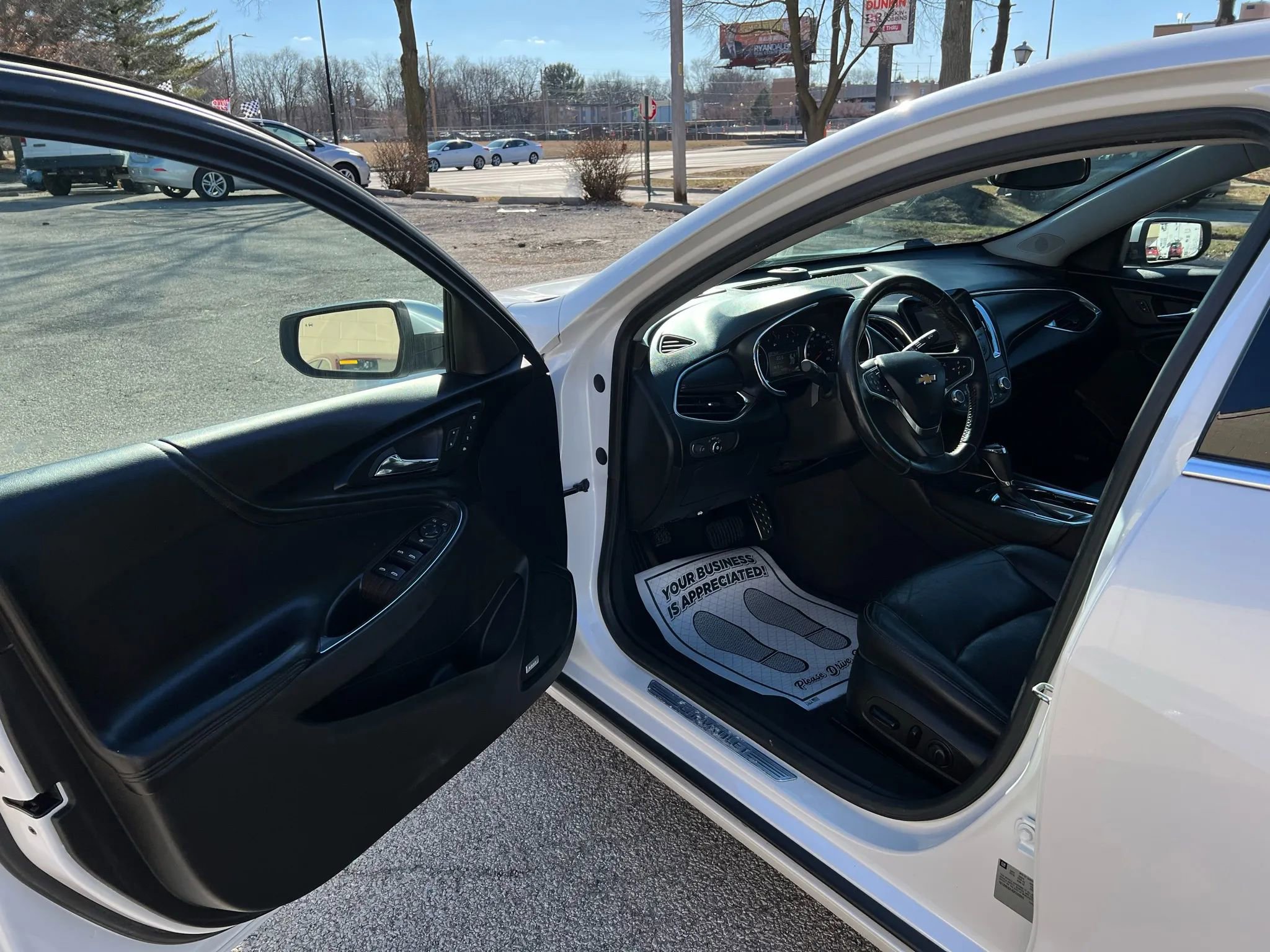 Used 2016 Chevrolet Malibu Premier w/ Driver Confidence Package image 9