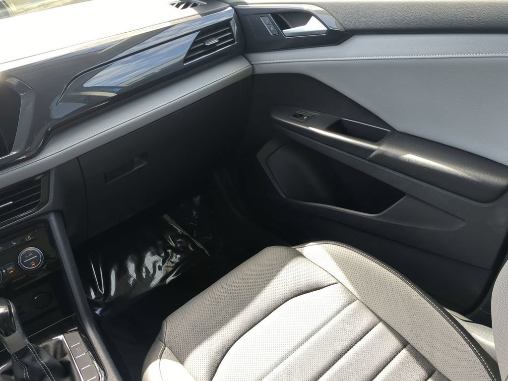 Certified 2023 Volkswagen Taos SEL AWD/4WD image 16