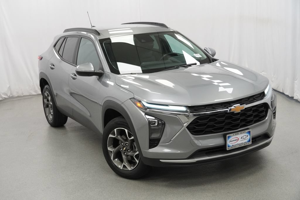Used 2024 Chevrolet Trax LT w/ Driver Confidence Package FWD image 35