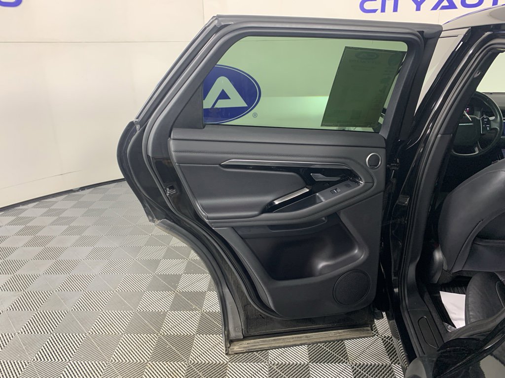 Used 2020 Land Rover Range Rover Evoque SE image 32