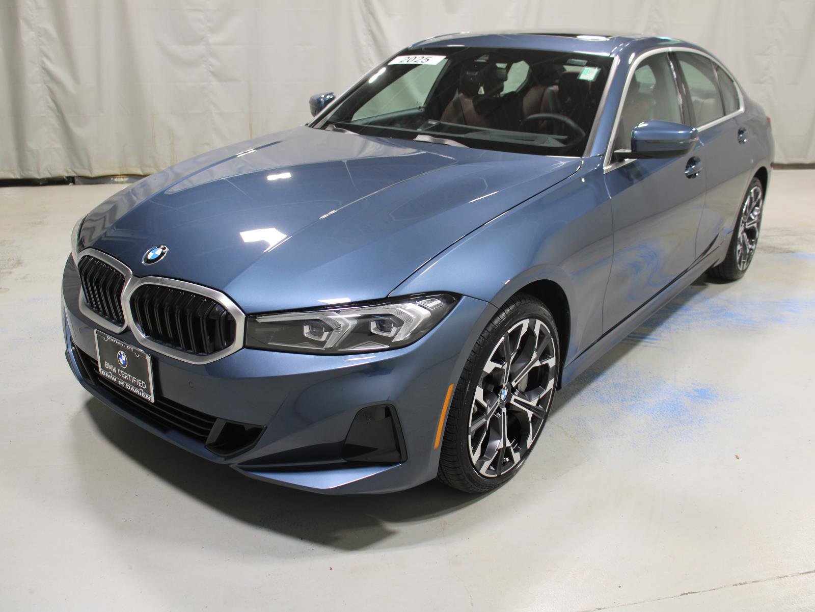 Certified 2025 BMW 330i xDrive Sedan w/ Premium Package image 4