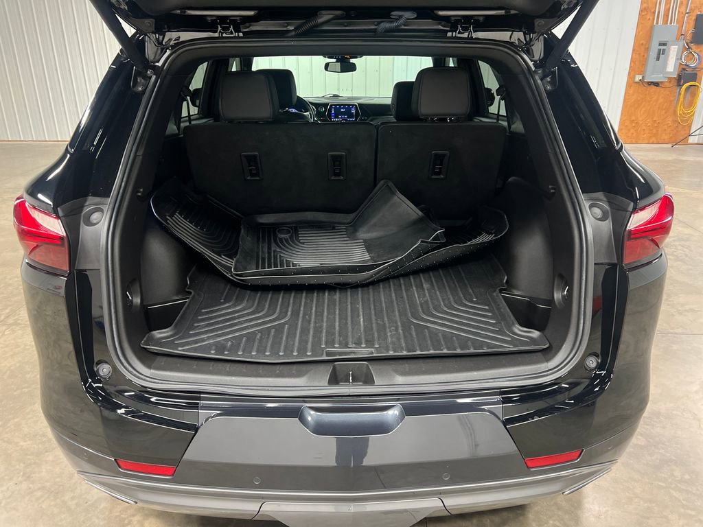 Certified 2022 Chevrolet Blazer Premier w/ Enhanced Convenience Package AWD/4WD image 11