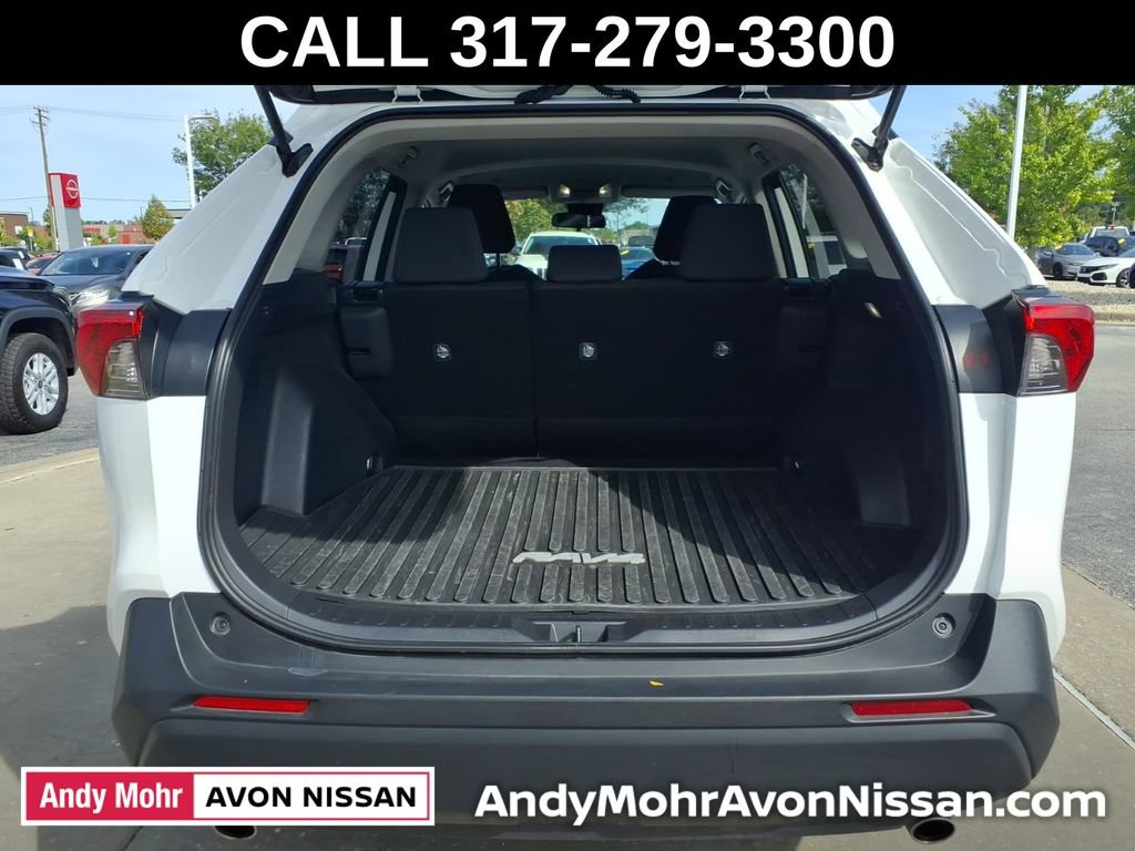 Used 2025 Toyota RAV4 LE AWD/4WD image 9
