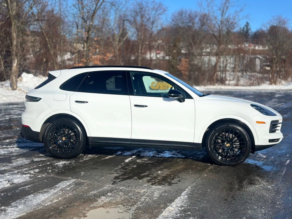Used 2022 Porsche Cayenne Platinum Edition image 8