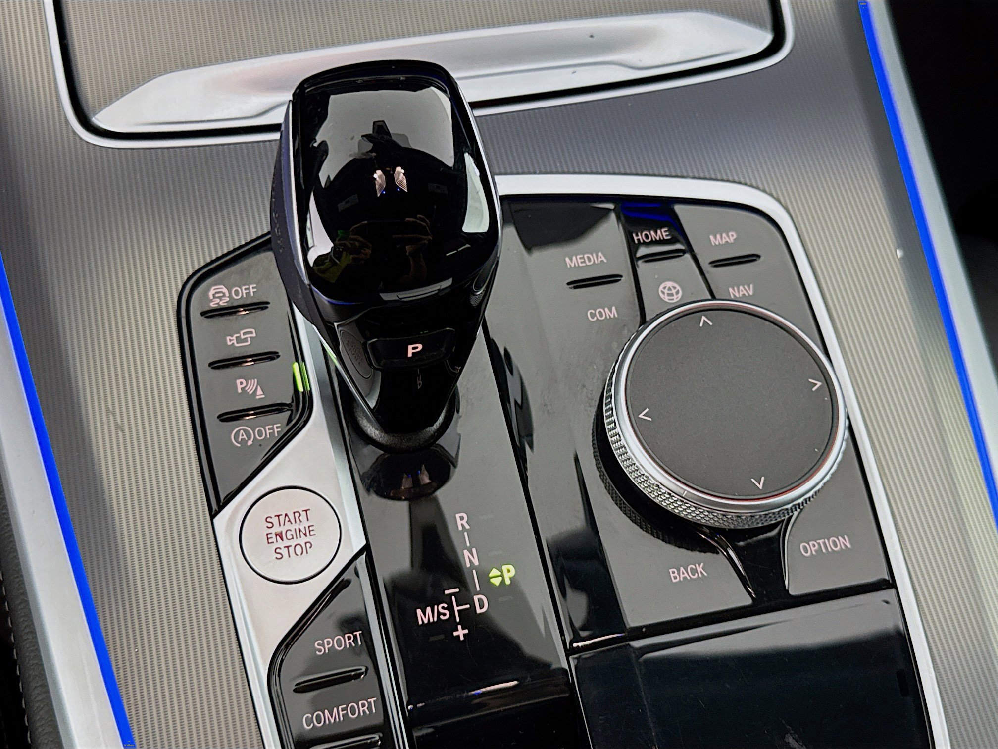 Used 2022 BMW X5 M50i w/ Parking Assistance Package image 19