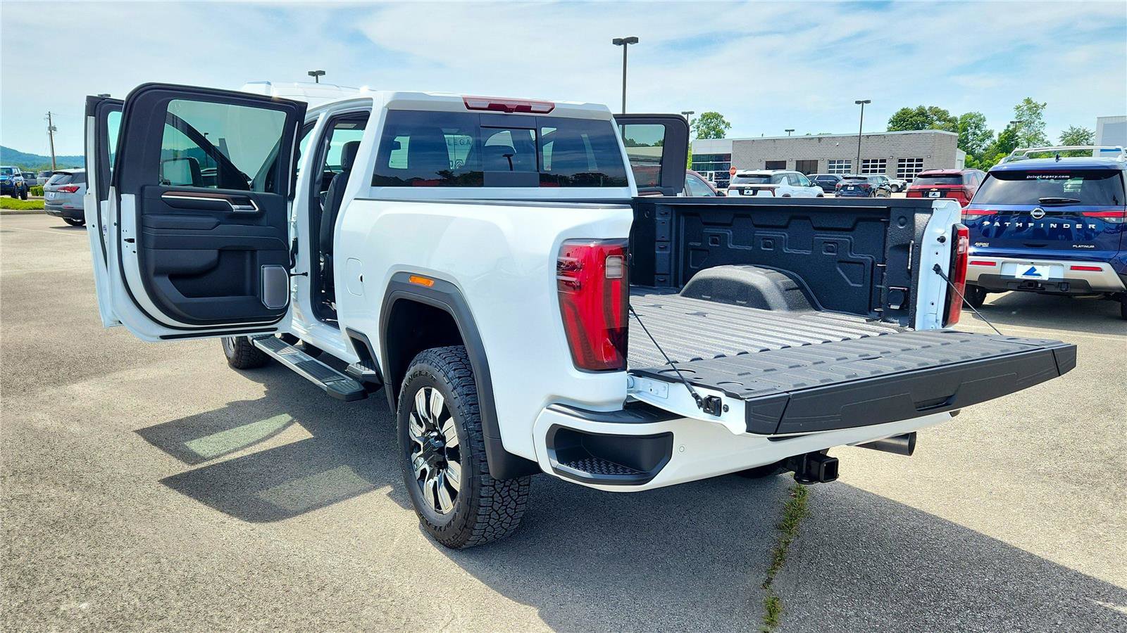 New 2026 GMC Sierra 2500 Denali AWD/4WD image 7