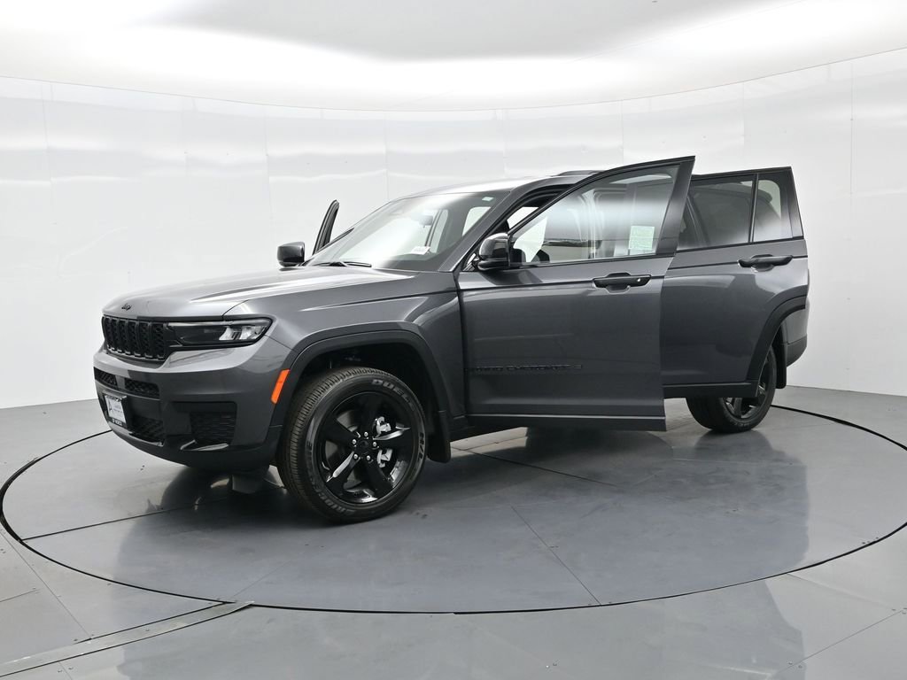 New 2025 Jeep Grand Cherokee L Laredo image 37