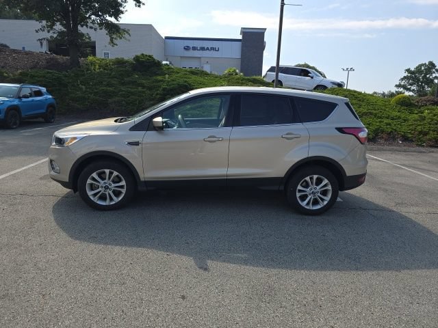 Used 2017 Ford Escape SE w/ SE Cold Weather Package AWD/4WD video 2
