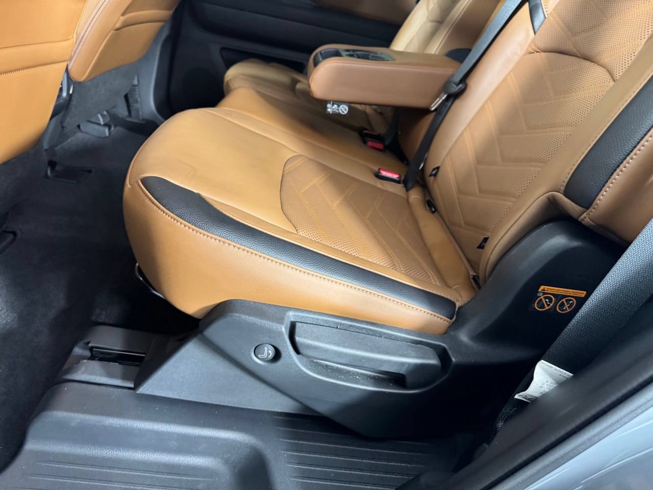 Used 2025 Nissan Pathfinder Platinum w/ Cargo Package FWD image 31