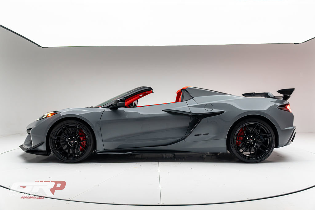 Used 2025 Chevrolet Corvette Z06 w/ Z07 Performance Package image 4