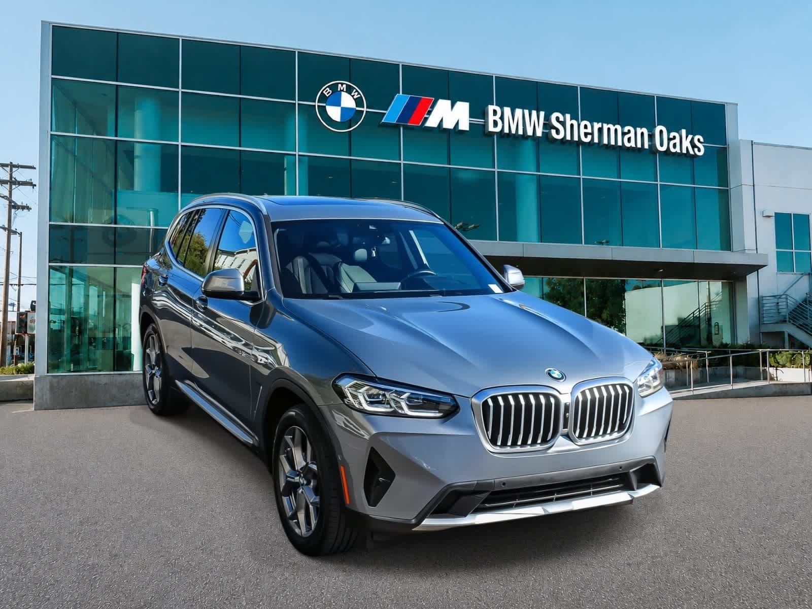Used 2024 BMW X3 sDrive30i w/ Convenience Package RWD image 3