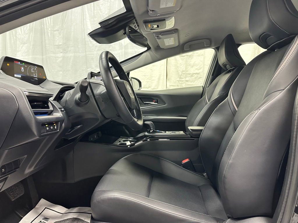 Used 2025 Toyota Prius XLE image 14