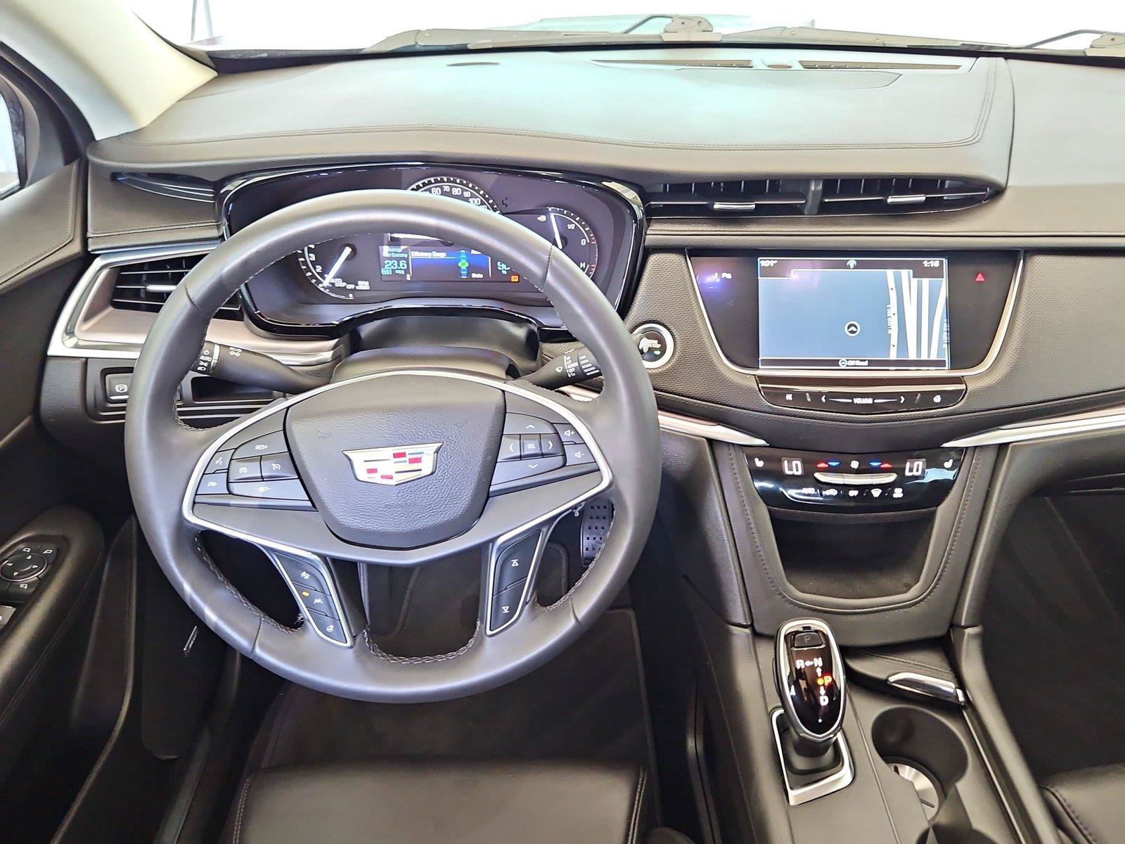 Used 2017 Cadillac XT5 Luxury w/ Driver Awareness Package FWD image 14