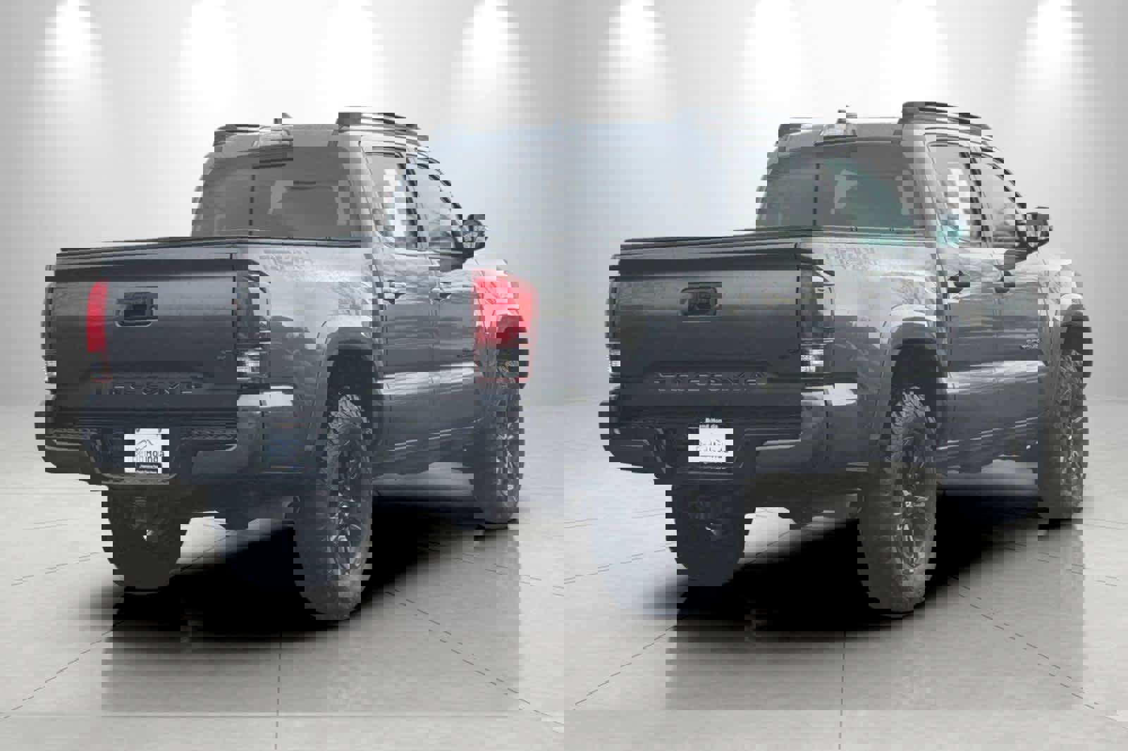 Used 2019 Toyota Tacoma TRD Sport image 2