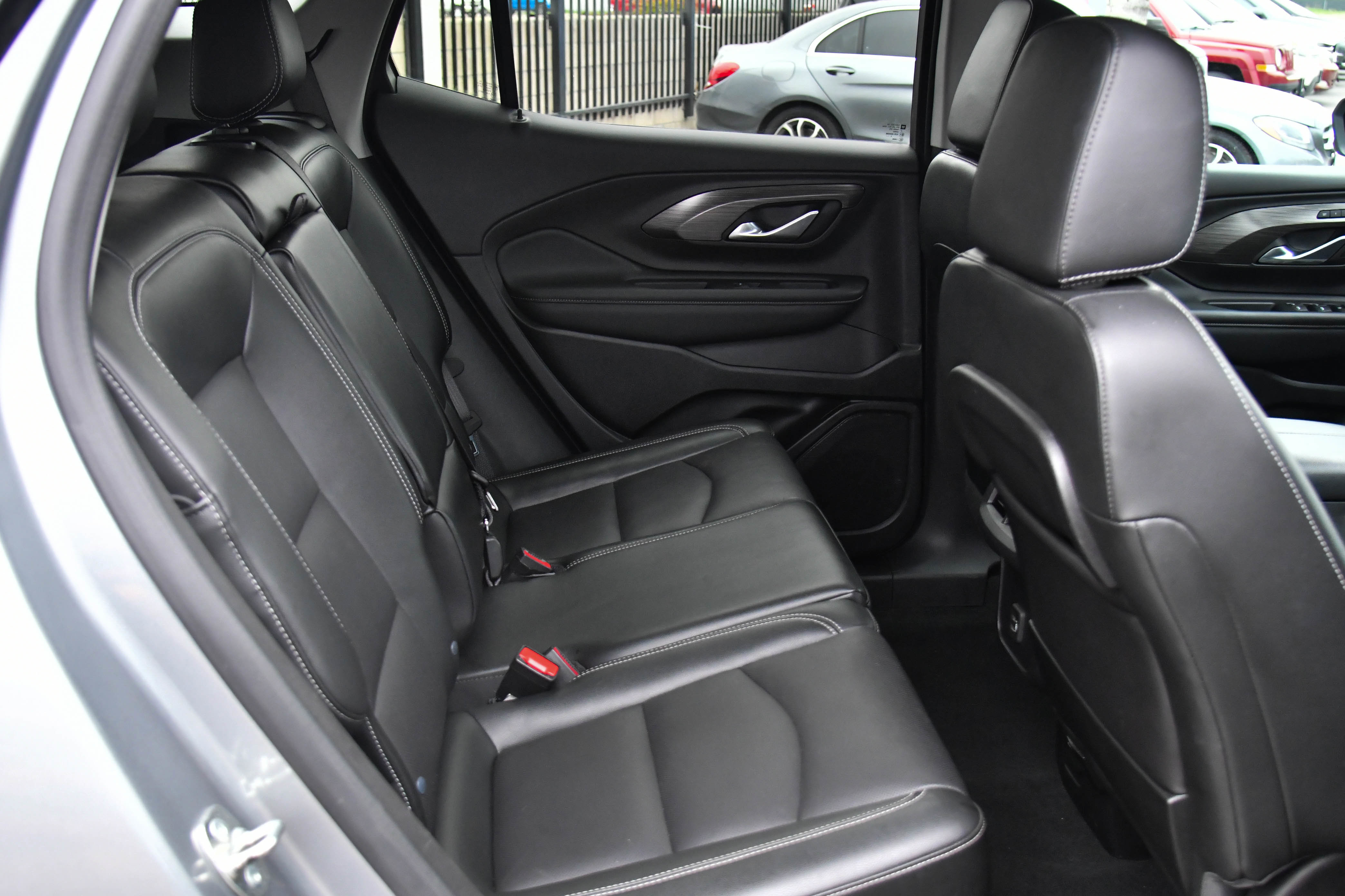 Used 2024 GMC Terrain SLT image 42