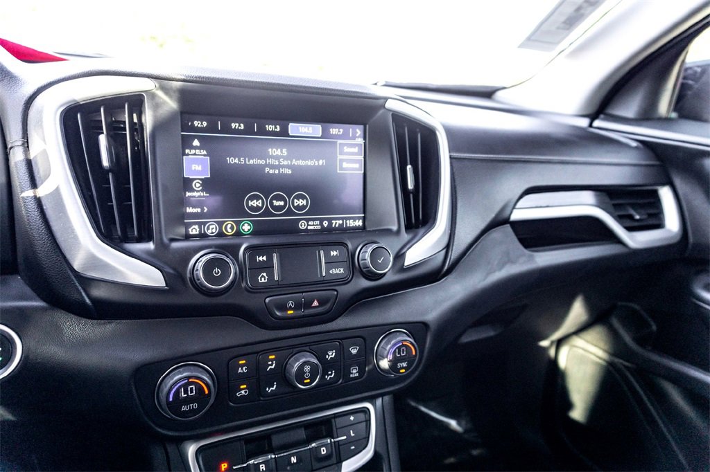 Used 2024 GMC Terrain SLT image 23