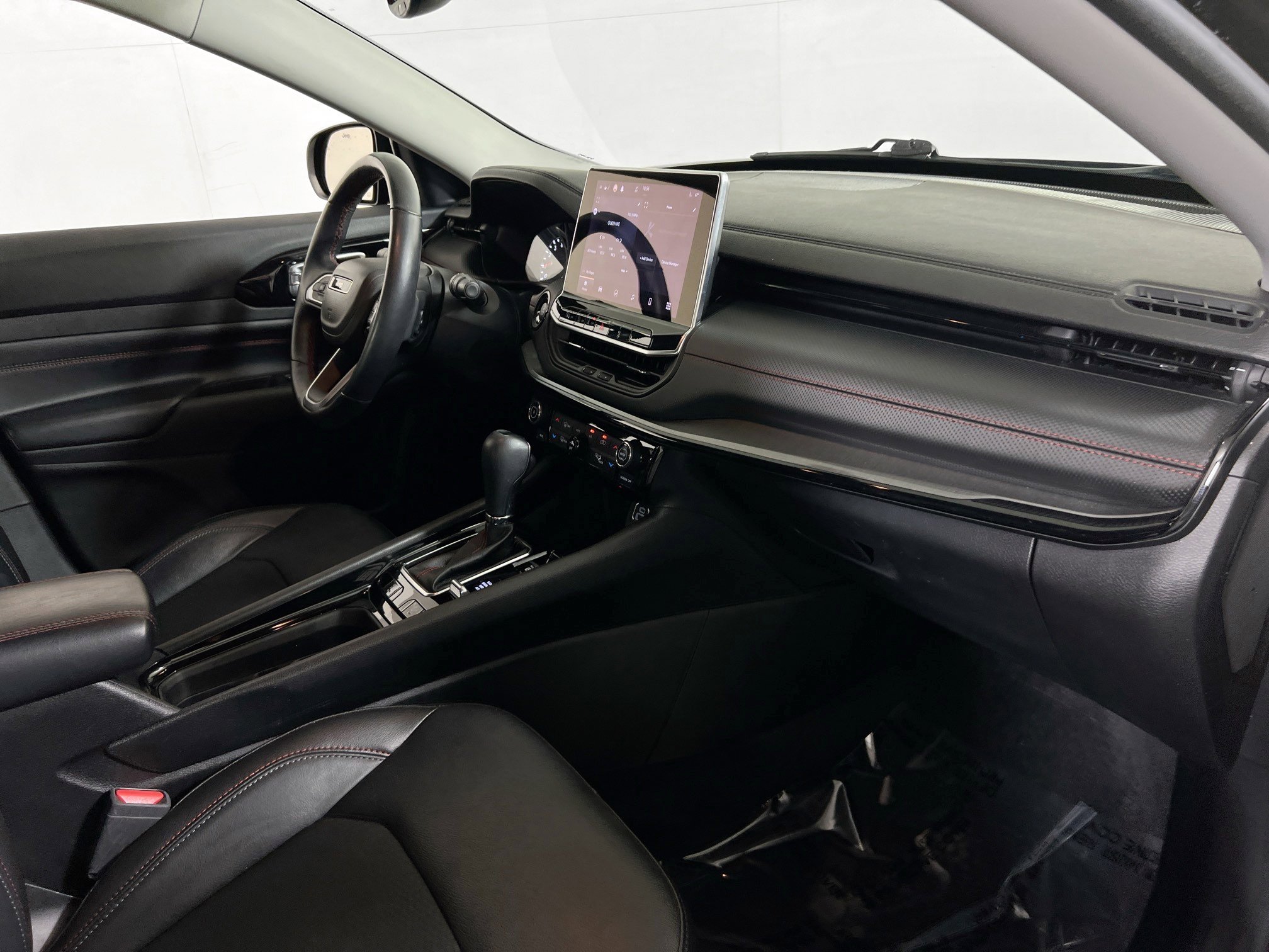 Used 2022 Jeep Compass Trailhawk w/ Trailhawk Convenience Group image 27