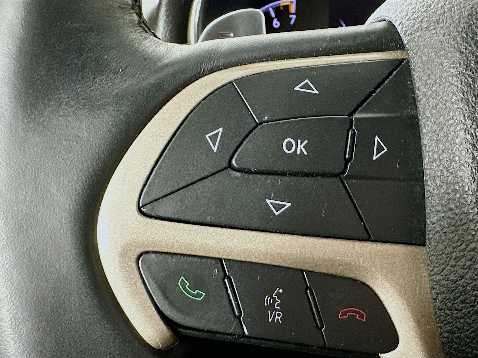 Used 2014 Jeep Grand Cherokee Limited image 9