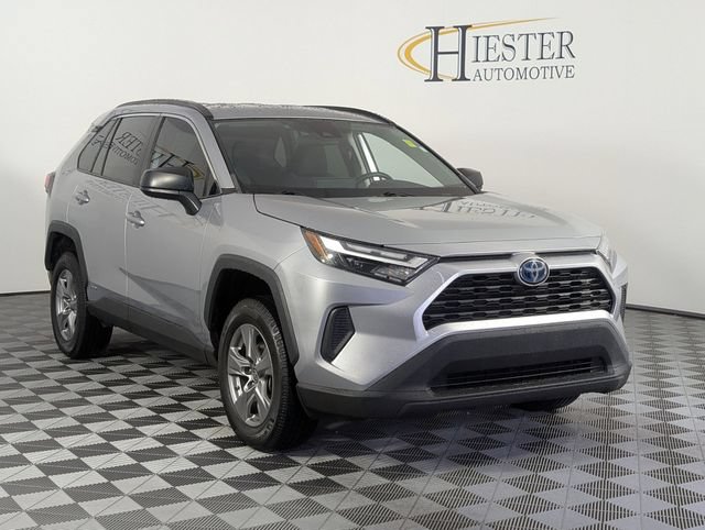 Used 2023 Toyota RAV4 LE AWD/4WD image 2