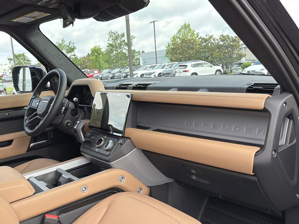 New 2026 Land Rover Defender 90 V8 AWD/4WD image 14