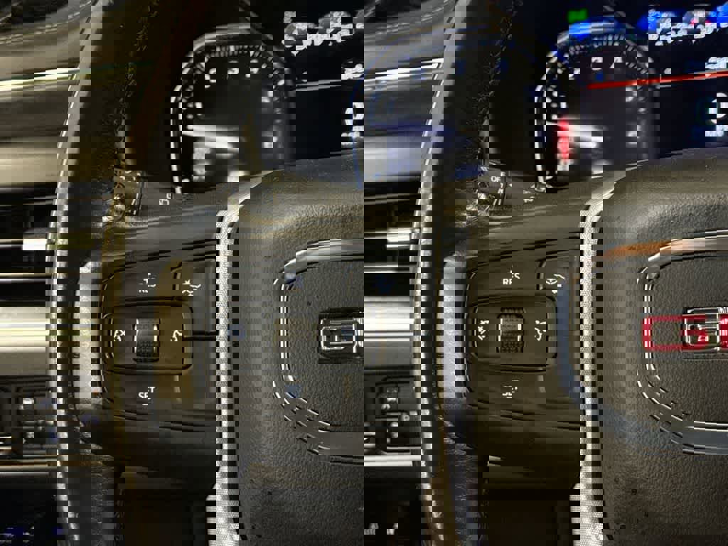 Used 2021 GMC Yukon XL SLT image 25