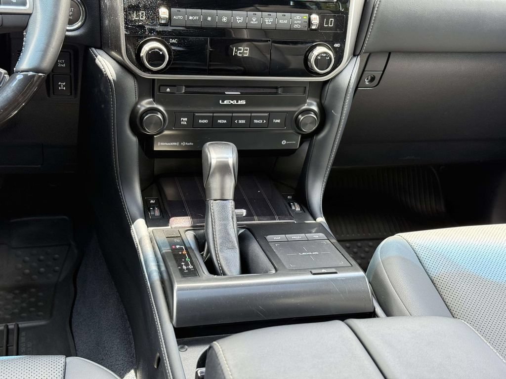 Used 2023 Lexus GX 460 Premium w/ Premium Package AWD/4WD image 18
