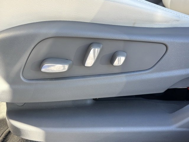 Used 2023 Cadillac XT6 Premium Luxury image 12